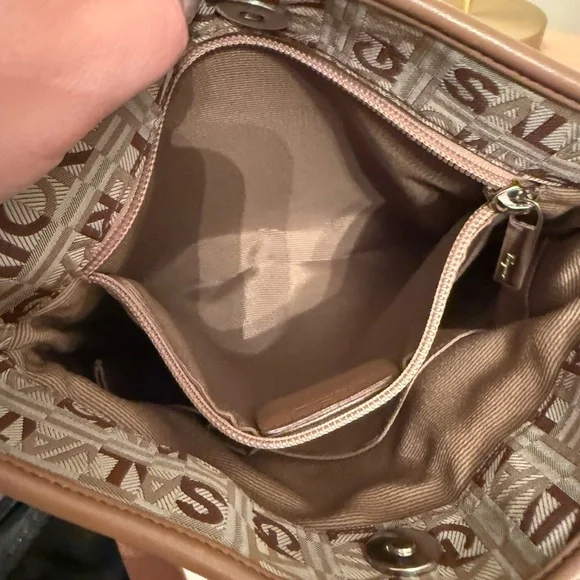 🤎EUC🤎 Salvatore Ferragamo Tan and Brown Logo Messenger Bag